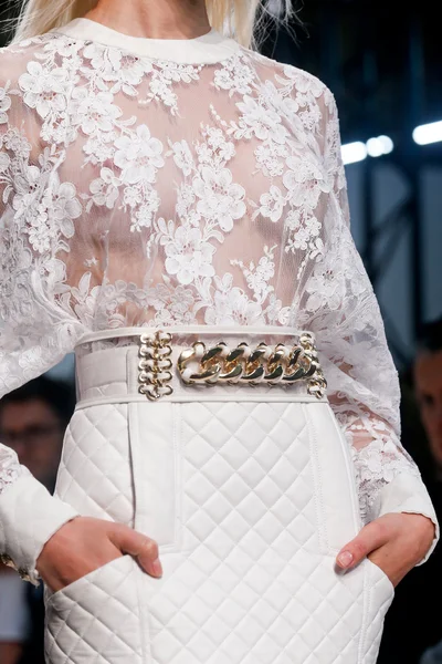 Look 23